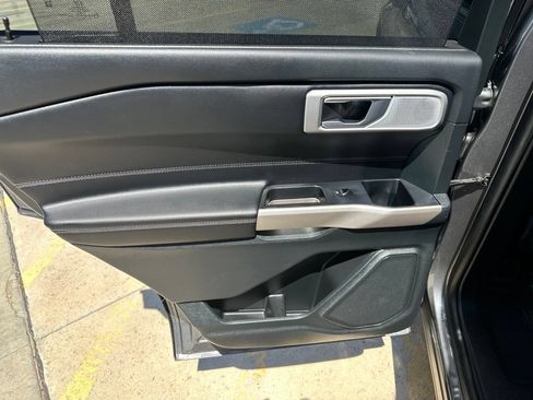 Used 2023 Ford Explorer Limited w/ Limited Technology Package AWD/4WD image 24