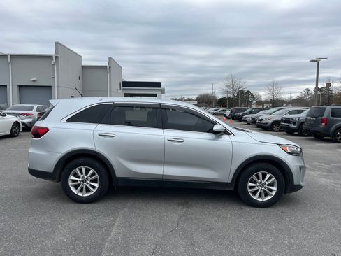 Used 2020 Kia Sorento L image 9