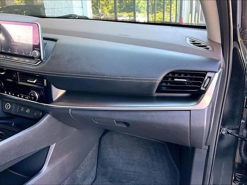 Used 2022 Nissan Rogue SV FWD image 21