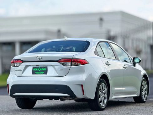 Used 2022 Toyota Corolla LE FWD image 11