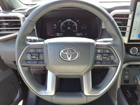 Used 2025 Toyota Tundra Limited AWD/4WD image 21