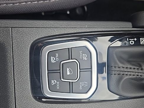 New 2026 Nissan Frontier SV w/ Tow Package image 18