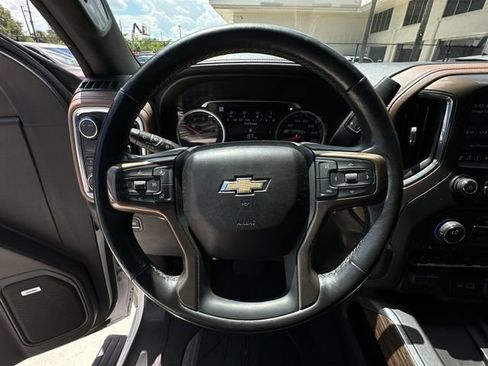 Used 2020 Chevrolet Silverado 1500 High Country w/ Technology Package RWD image 22