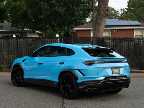 Used 2024 Lamborghini Urus Performante AWD/4WD image 44