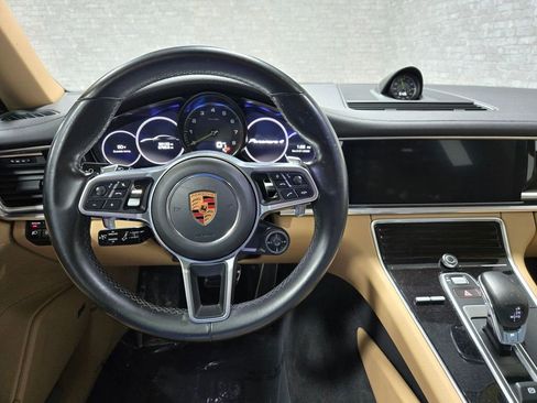 Used 2018 Porsche Panamera 4 image 16