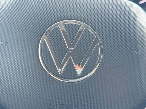Used 2022 Volkswagen Taos SEL AWD/4WD image 26