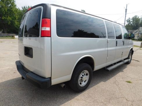 Used 2021 Chevrolet Express 3500 LS RWD image 6