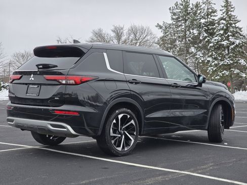 Used 2024 Mitsubishi Outlander SEL image 17