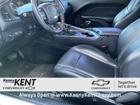 Used 2016 Dodge Challenger SXT Plus image 21