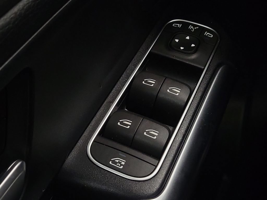 Used 2023 Mercedes-Benz GLA 250 4MATIC w/ Premium Package image 17