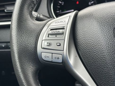 Used 2014 Nissan Rogue SL image 38