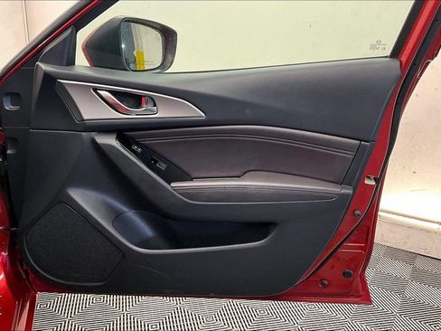 Used 2018 MAZDA MAZDA3 Touring FWD image 25