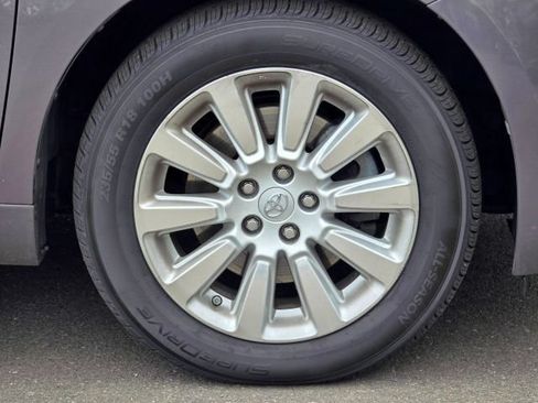 Used 2014 Toyota Sienna LE AWD/4WD image 71