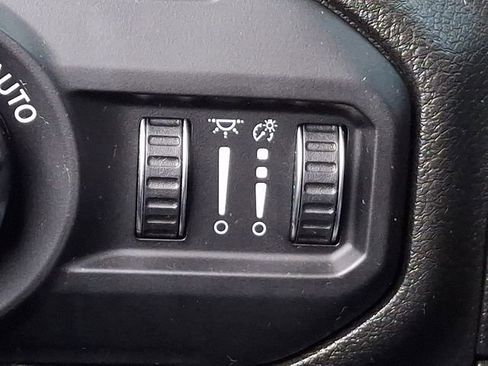 Used 2018 Jeep Wrangler Unlimited Sahara image 24