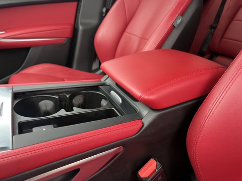 Certified 2025 Jaguar F-PACE R-Dynamic S image 28