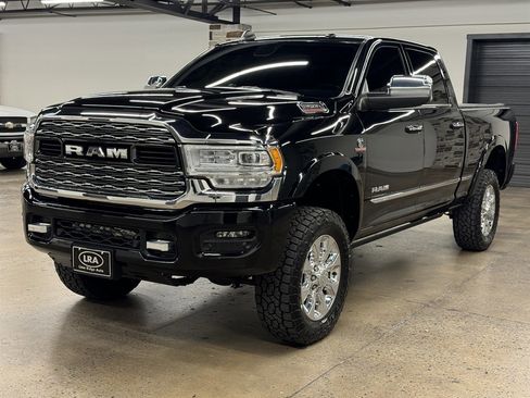 Used 2022 RAM 2500 Limited w/ Body-Colour Bumper Group image 3