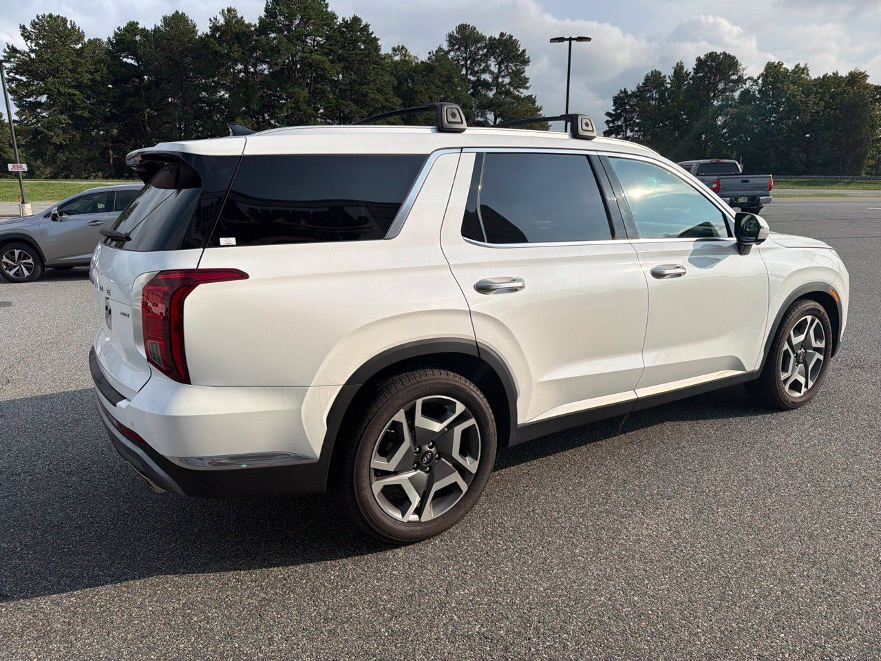 Used 2023 Hyundai Palisade Limited AWD/4WD image 10