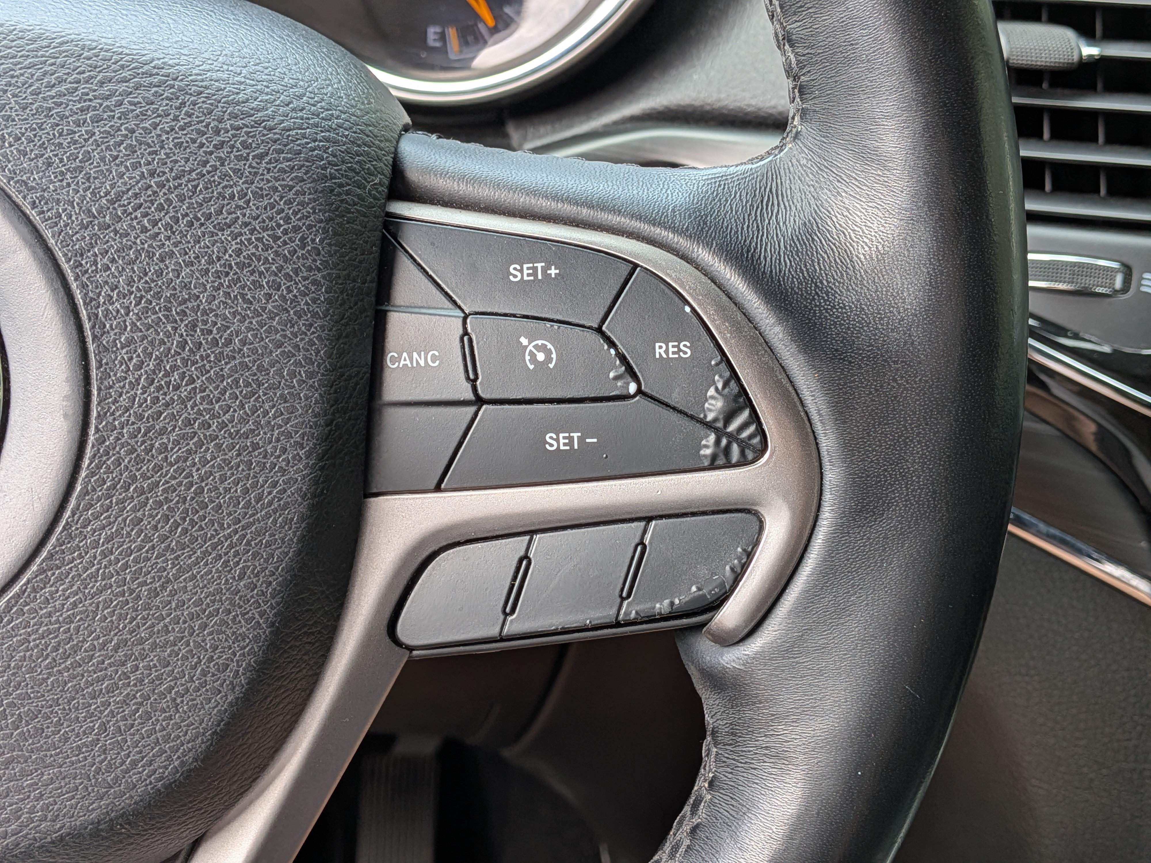 Used 2019 Jeep Grand Cherokee Limited RWD image 26