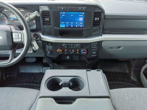 Used 2024 Ford F250 XLT w/ FX4 Off-Road Package AWD/4WD image 3