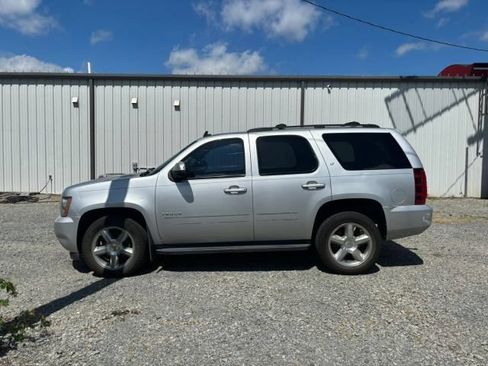Used 2012 Chevrolet Tahoe LT w/ Luxury Package RWD image 3