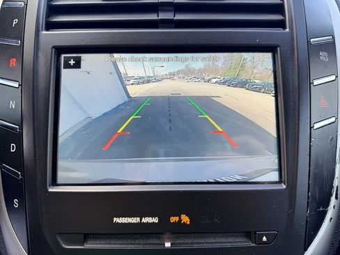 Used 2017 Lincoln MKC Premiere image 20