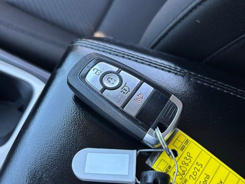 Used 2023 Ford Explorer XLT image 26