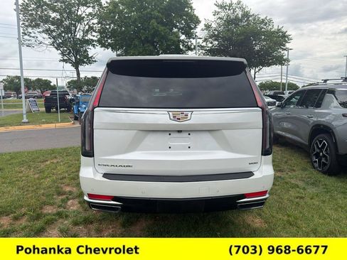 Used 2023 Cadillac Escalade ESV Luxury AWD/4WD image 6