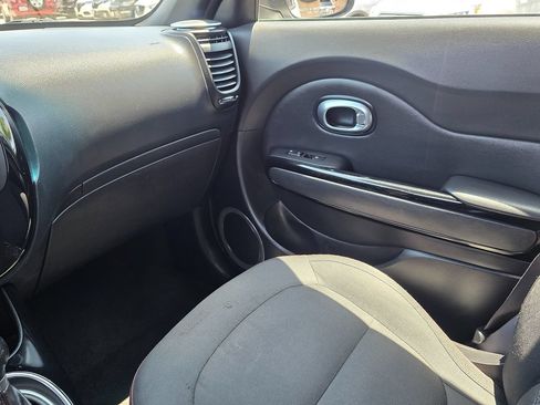 Used 2016 Kia Soul + w/ Soulful Package FWD image 33