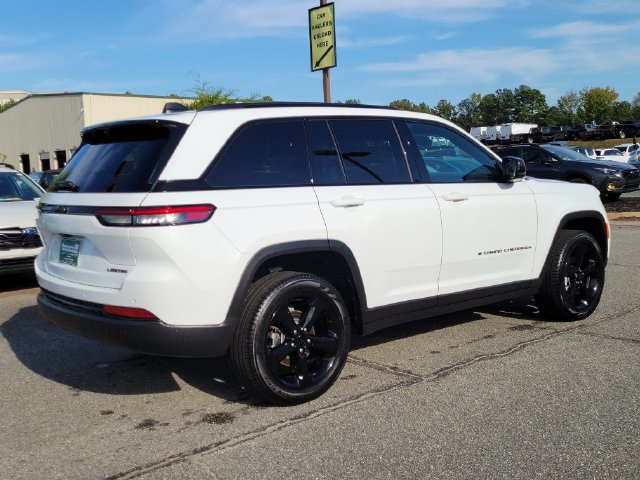 Certified 2025 Jeep Grand Cherokee Limited w/ Luxury Tech Group II RWD image 8