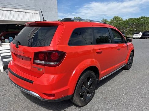 Used 2019 Dodge Journey Crossroad FWD image 6