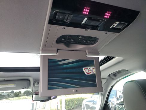 Used 2020 GMC Yukon Denali w/ Denali Ultimate Package image 12