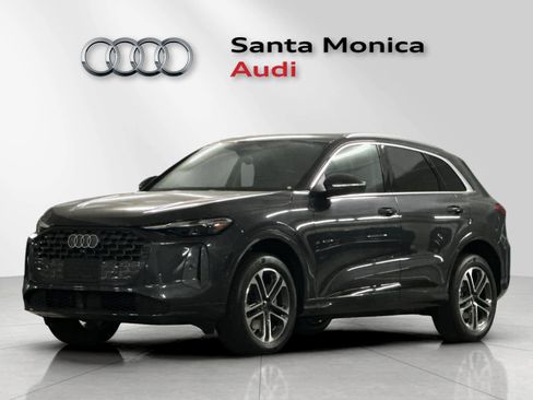 New 2025 Audi Q5 Prestige image 1