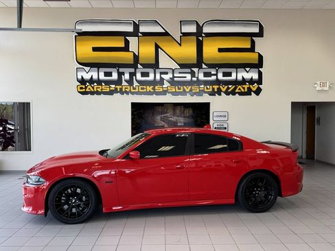 Used 2019 Dodge Charger Scat Pack w/ Dynamics Package RWD image 6