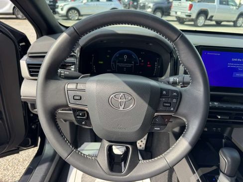 Used 2025 Toyota Camry SE w/ Multimedia Upgrade Package FWD image 19
