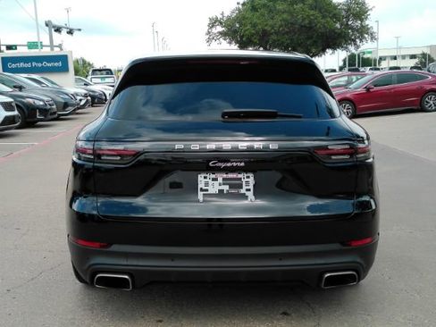 Used 2021 Porsche Cayenne w/ Premium Package AWD/4WD image 9