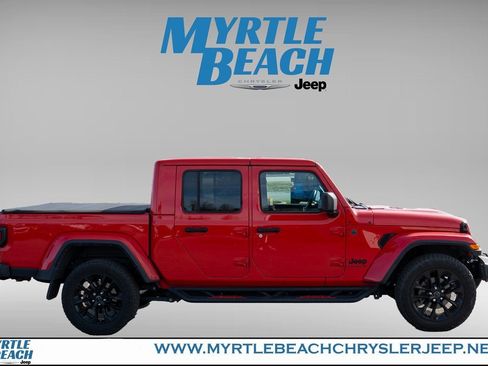 Used 2024 Jeep Gladiator Sport image 7