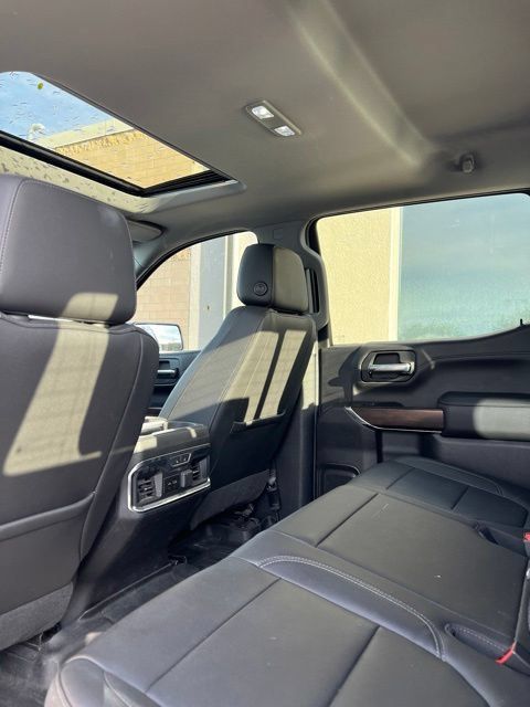 Used 2019 GMC Sierra 1500 SLT w/ SLT Premium Plus Package AWD/4WD image 5