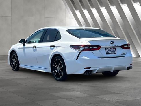 Used 2023 Toyota Camry SE FWD image 6