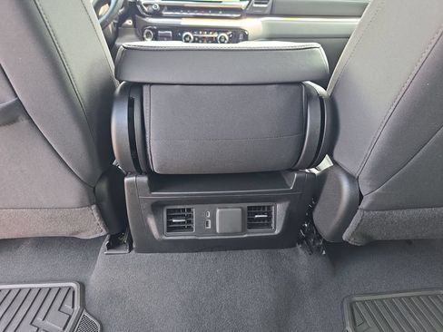 Used 2025 Chevrolet Silverado 1500 LT AWD/4WD image 29