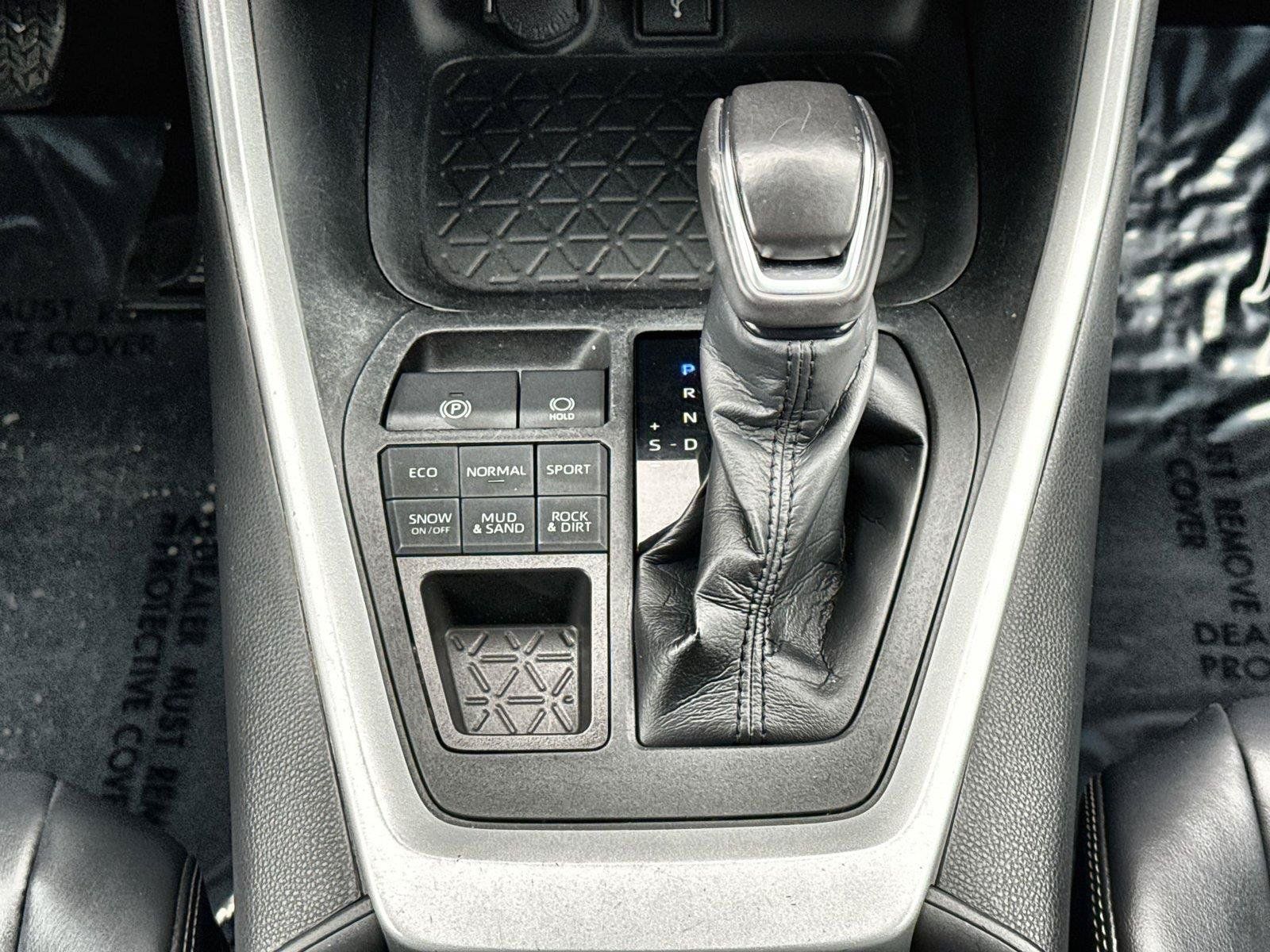 Used 2020 Toyota RAV4 XLE Premium AWD/4WD image 30