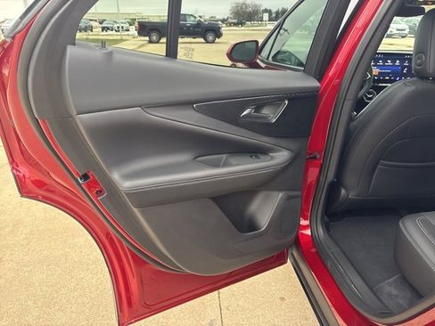 Used 2024 Chevrolet Blazer EV LT image 15