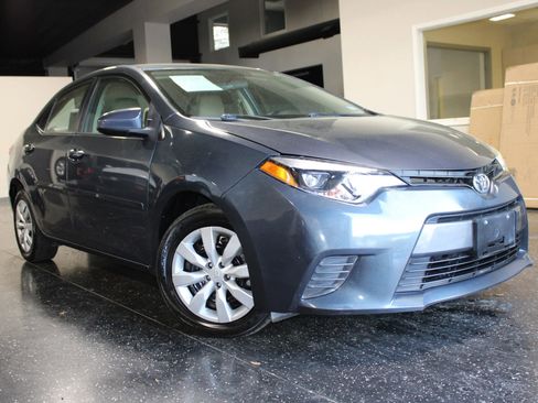 Used 2016 Toyota Corolla LE image 1