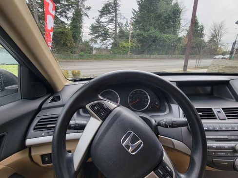 Used 2011 Honda Accord LX-P image 8