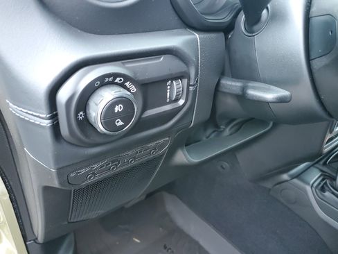 New 2025 Jeep Gladiator Sport image 20