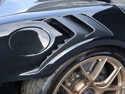 Certified 2025 Porsche 911 GT3 RS RWD image 38