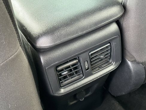 Used 2022 Toyota RAV4 LE image 13