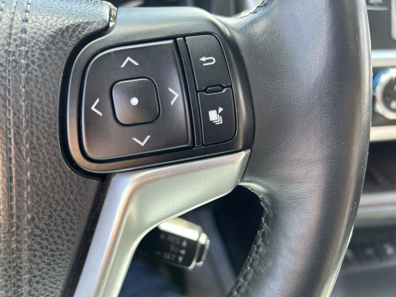 Used 2015 Toyota Highlander XLE AWD/4WD image 20