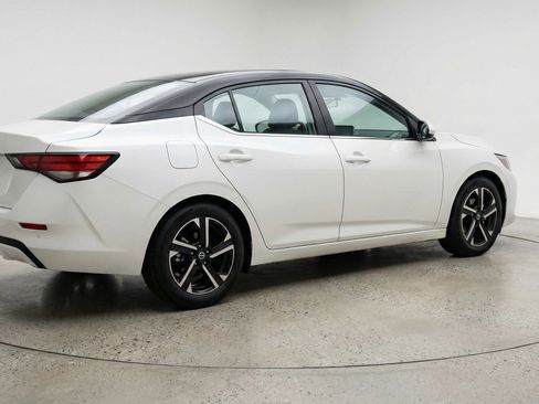 Used 2025 Nissan Sentra SV FWD image 9