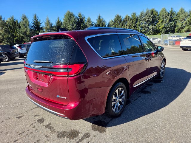 Used 2023 Chrysler Pacifica Pinnacle FWD image 18