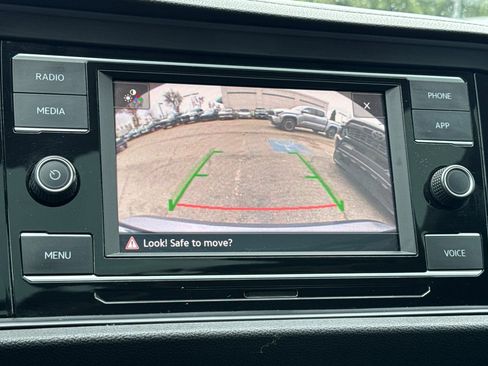 Used 2020 Volkswagen Jetta SE image 20